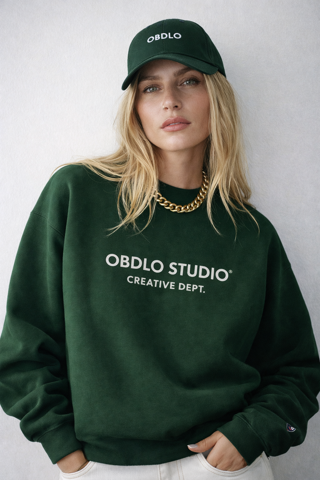 STUDIO® FOREST CREWNECK