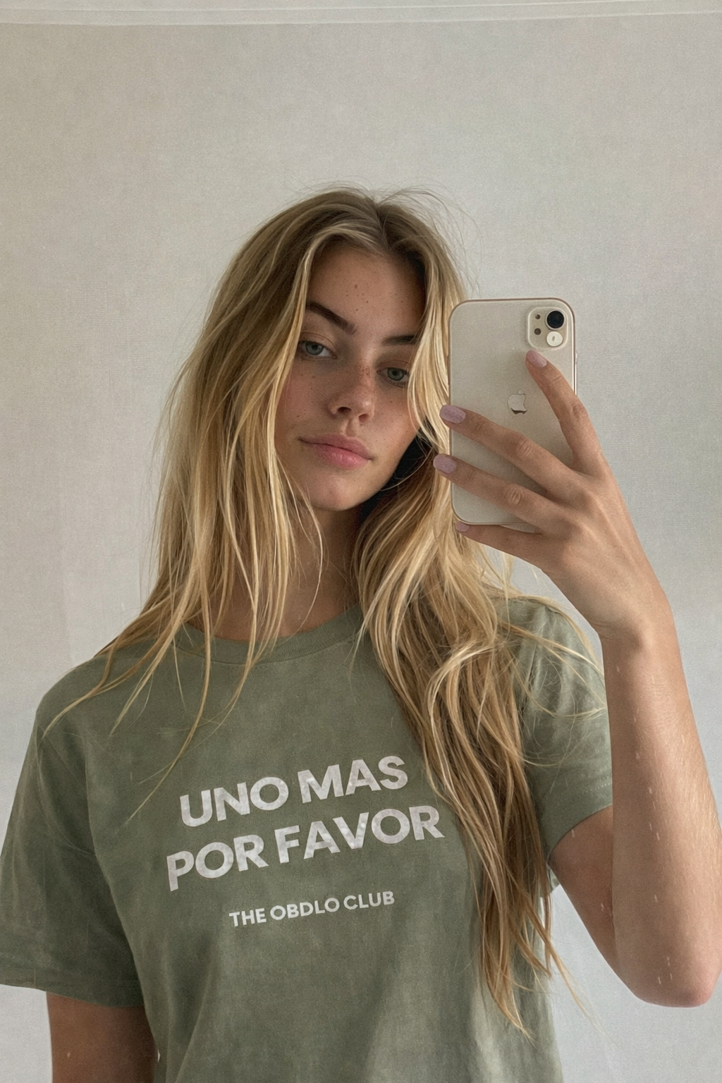 UNA MÁS POR FAVOR TEE